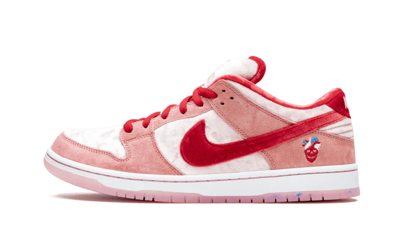 Nike SB Dunk Low Strange Love
