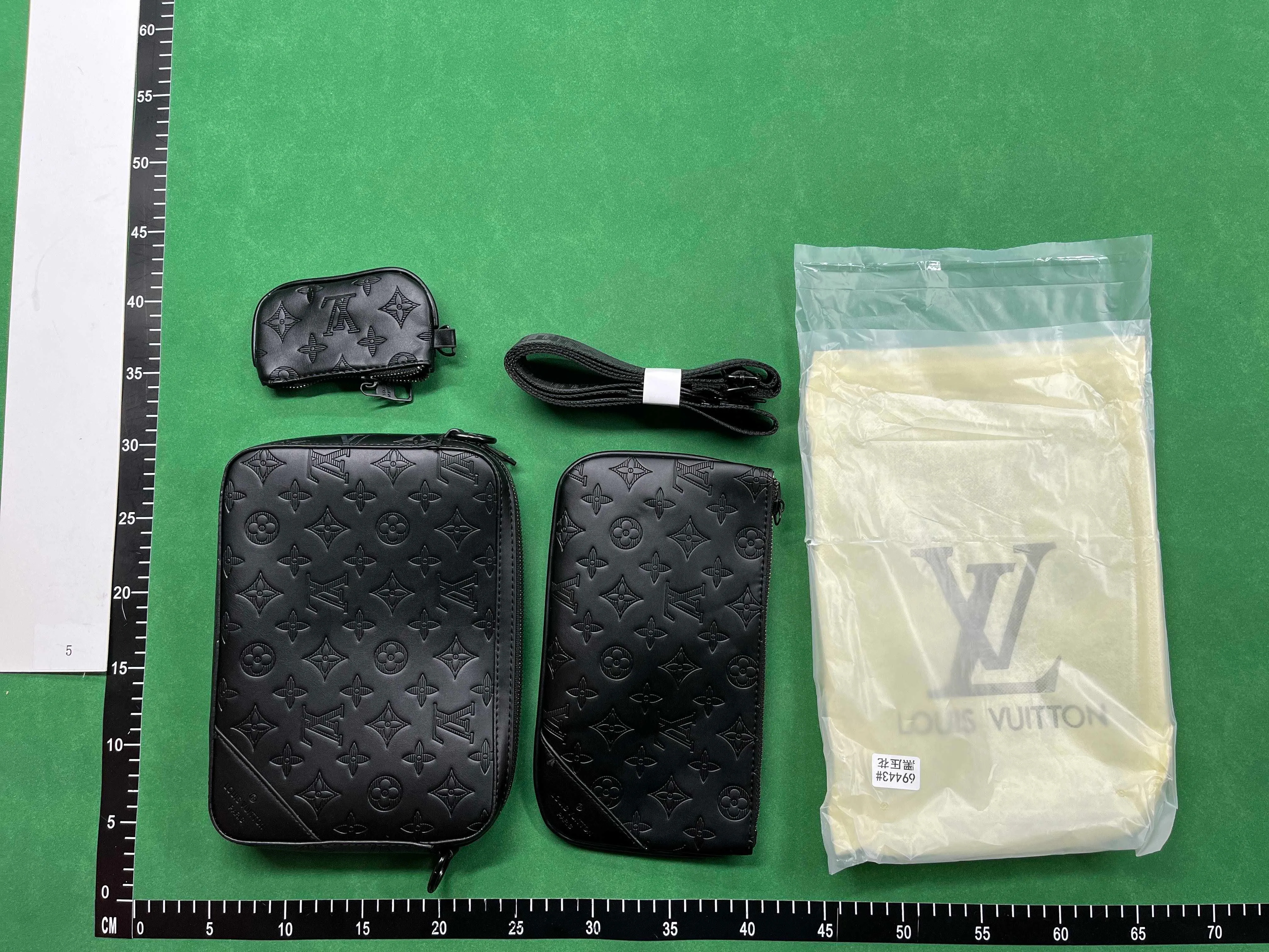 Budget Louis Vuitton Messenger Bag