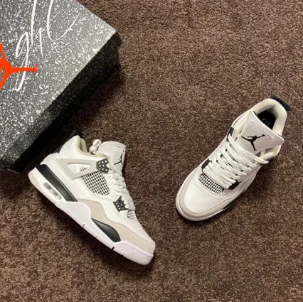 Air Jordan 4 