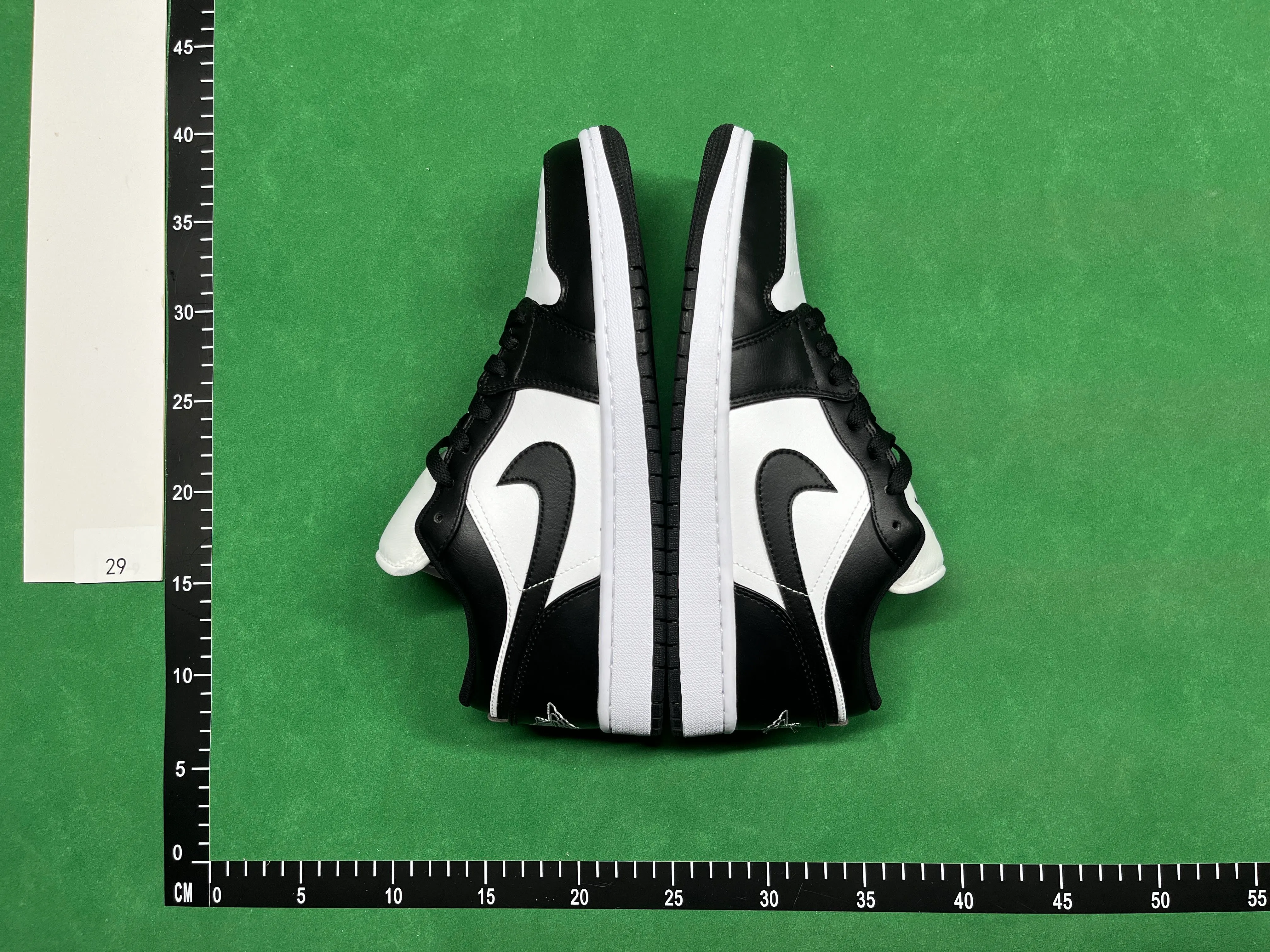 NIKE LOW DUNKS 