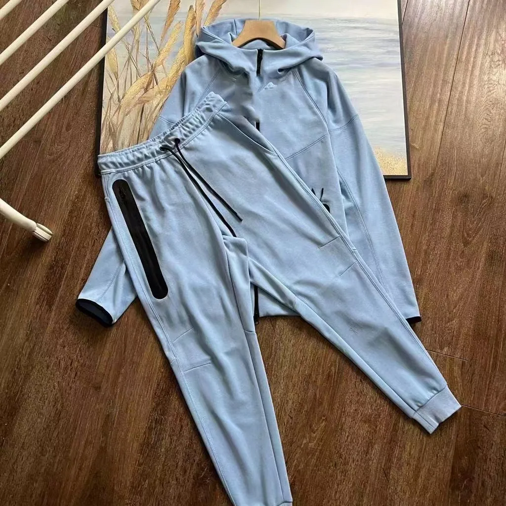 NEW NIKE TECH