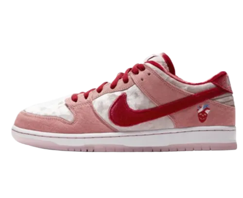 Dunk low strange love